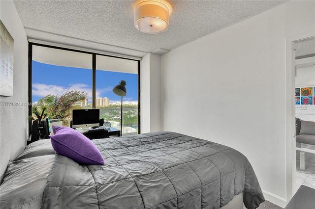 19707 Turnberry Way 16C, Aventura, FL 33180