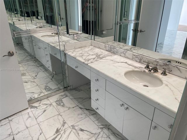 19707 Turnberry Way 16C, Aventura, FL 33180