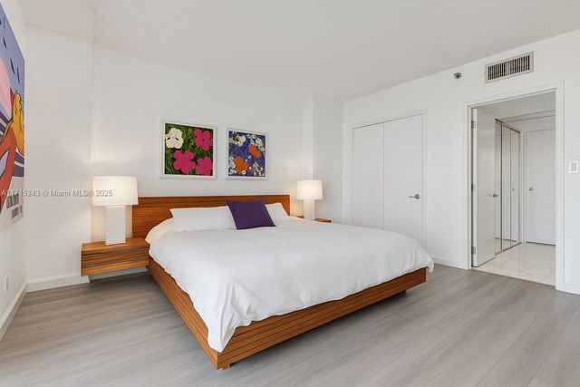 19707 Turnberry Way 16C, Aventura, FL 33180