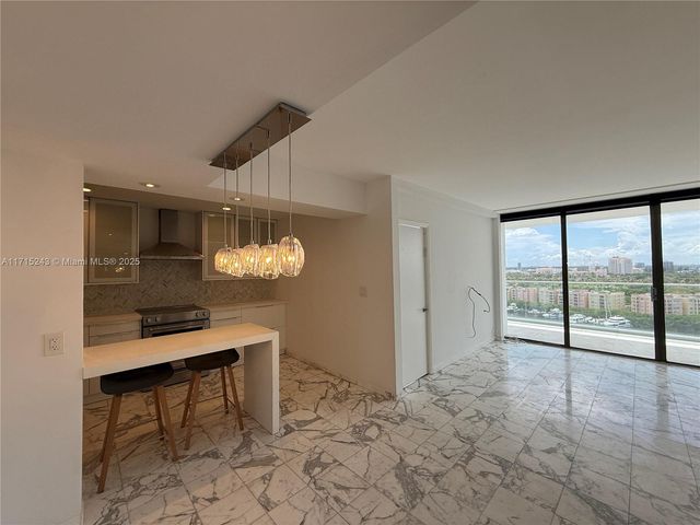 19707 Turnberry Way 16C, Aventura, FL 33180