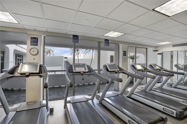 19707 Turnberry Way 16C, Aventura, FL 33180