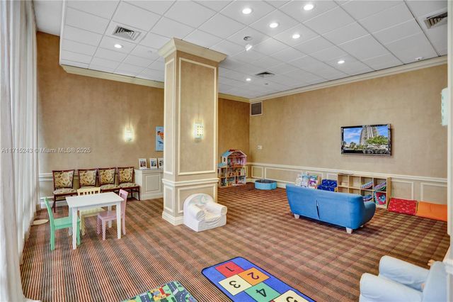 19707 Turnberry Way 16C, Aventura, FL 33180