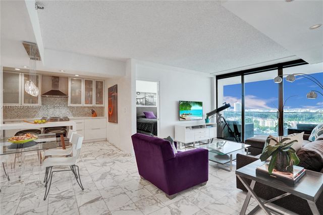 19707 Turnberry Way 16C, Aventura, FL 33180