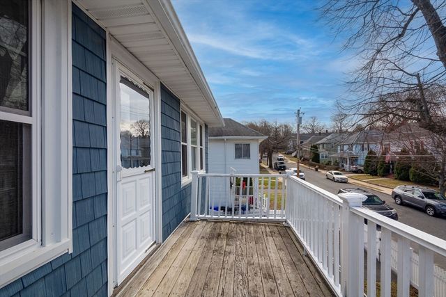 95 Lanseer 2, Boston, MA 02132