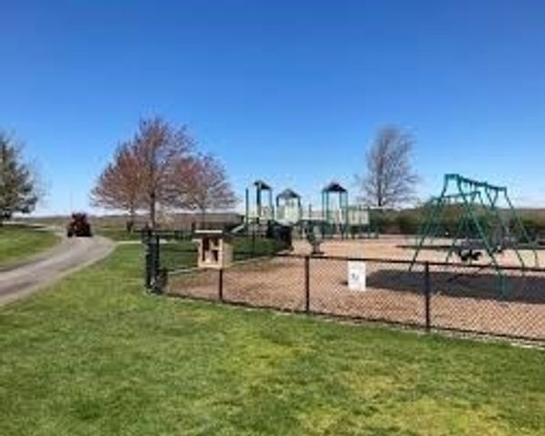 95 Lanseer 2, Boston, MA 02132