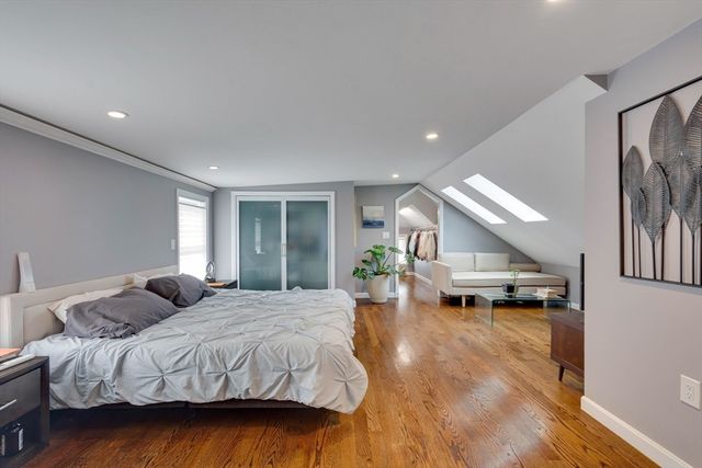 95 Lanseer 2, Boston, MA 02132