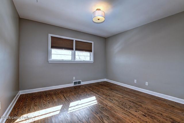 416 Cherry Ln, Pewee Valley, KY 40056