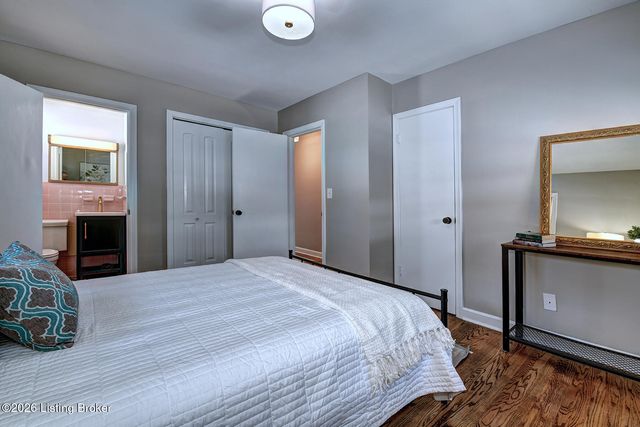 416 Cherry Ln, Pewee Valley, KY 40056