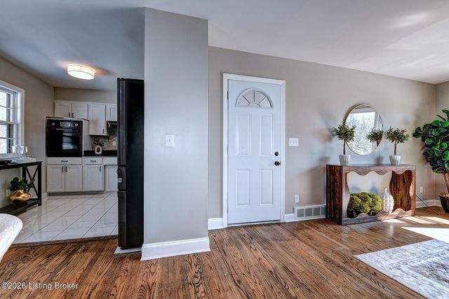 416 Cherry Ln, Pewee Valley, KY 40056