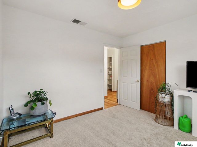 4668 Vinton Street, Omaha, NE 68106