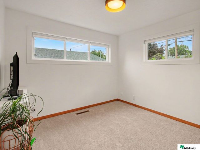 4668 Vinton Street, Omaha, NE 68106