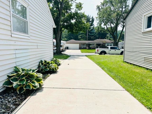 1031 Chippewa Avenue, South Bend, IN 46614