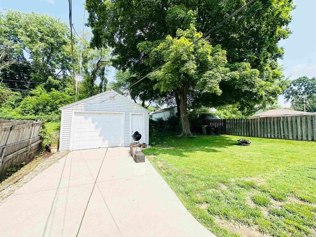 1031 Chippewa Avenue, South Bend, IN 46614