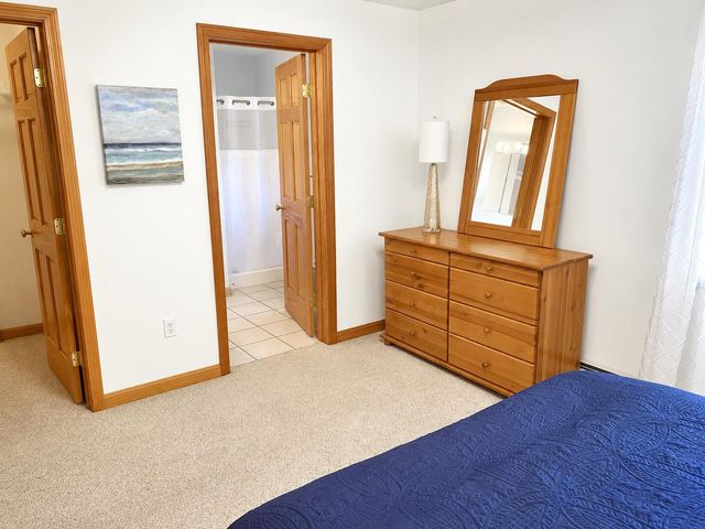 34 10th Street S, Edgartown, MA 02539
