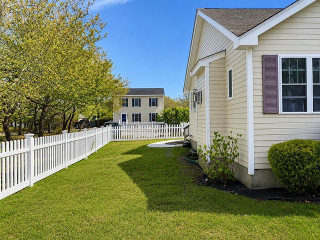 34 10th Street S, Edgartown, MA 02539