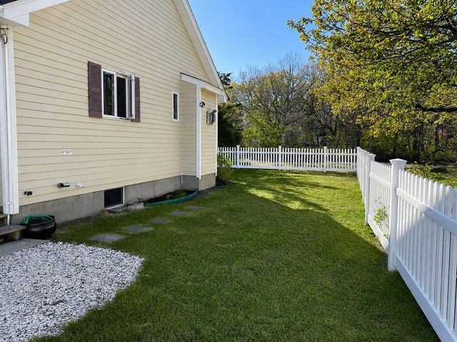 34 10th Street S, Edgartown, MA 02539