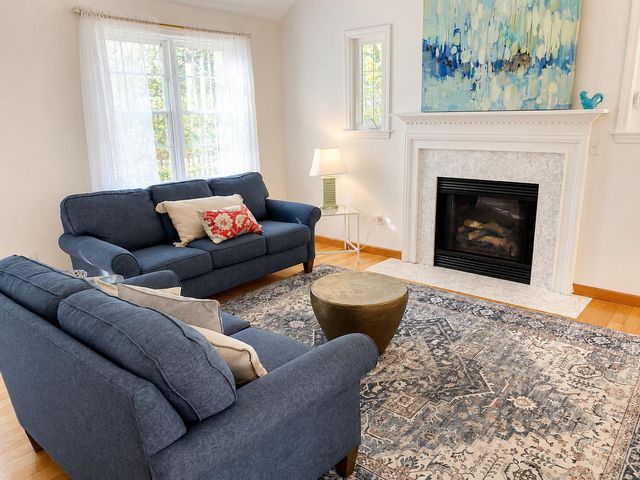 34 10th Street S, Edgartown, MA 02539