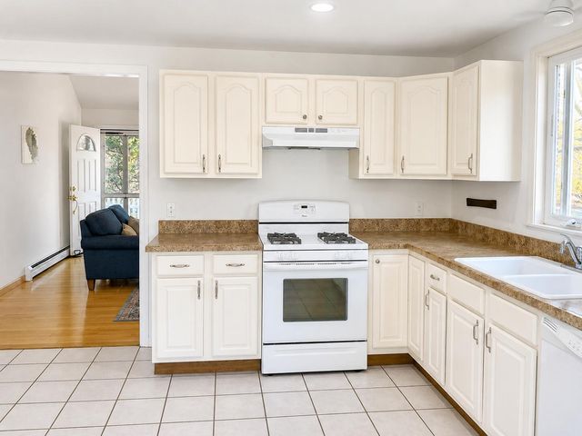 34 10th Street S, Edgartown, MA 02539