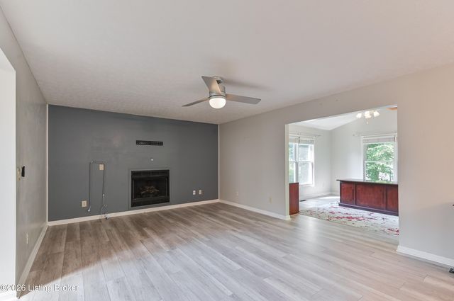 140 Lincoln Station Dr, Simpsonville, KY 40067