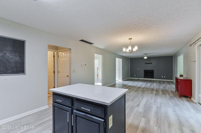 140 Lincoln Station Dr, Simpsonville, KY 40067