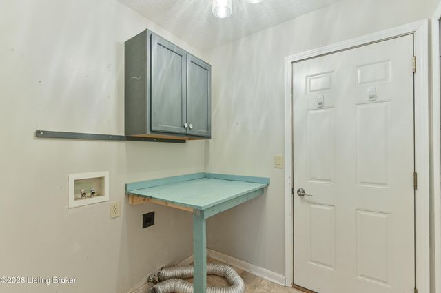 140 Lincoln Station Dr, Simpsonville, KY 40067