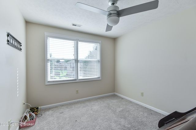 140 Lincoln Station Dr, Simpsonville, KY 40067