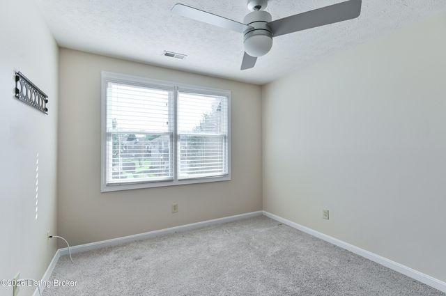 140 Lincoln Station Dr, Simpsonville, KY 40067