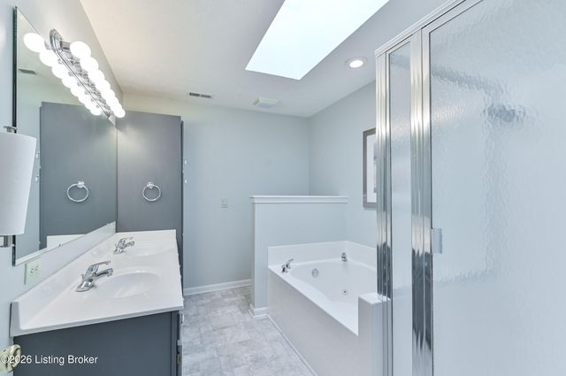 140 Lincoln Station Dr, Simpsonville, KY 40067