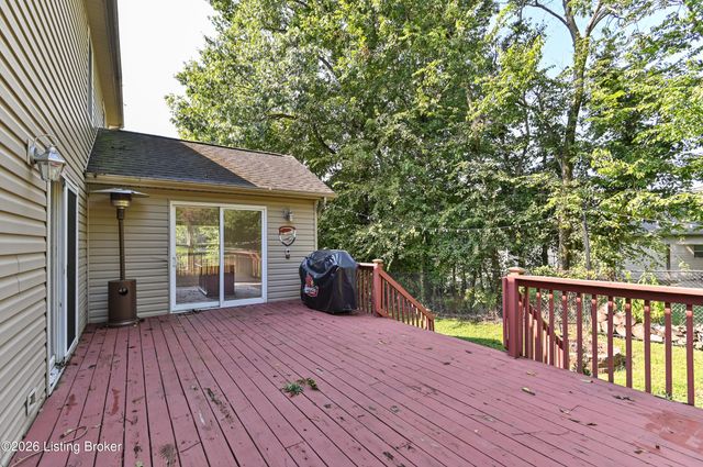 140 Lincoln Station Dr, Simpsonville, KY 40067