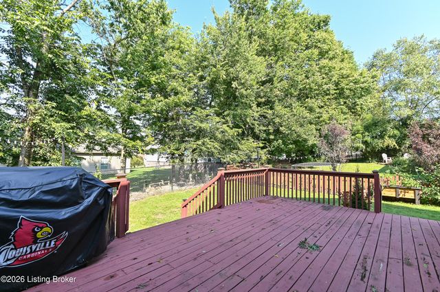 140 Lincoln Station Dr, Simpsonville, KY 40067