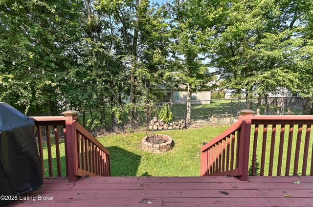 140 Lincoln Station Dr, Simpsonville, KY 40067