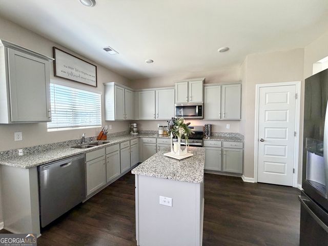 384 Condor Court, Statham, GA 30666