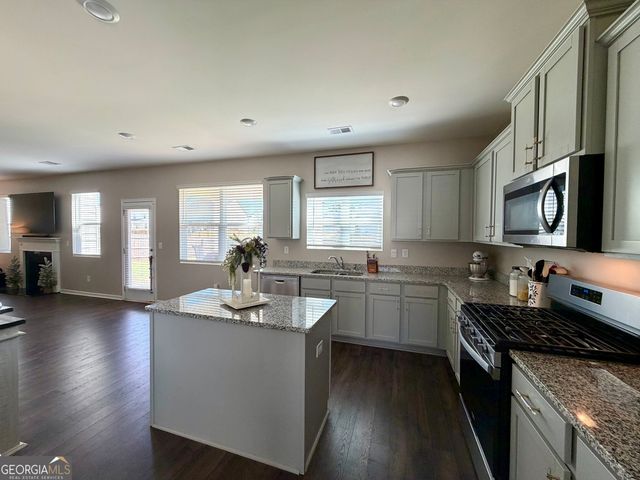 384 Condor Court, Statham, GA 30666