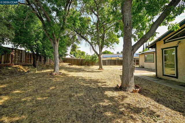 1181 Jensen Dr, Pittsburg, CA 94565