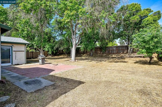 1181 Jensen Dr, Pittsburg, CA 94565
