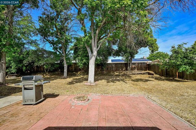 1181 Jensen Dr, Pittsburg, CA 94565