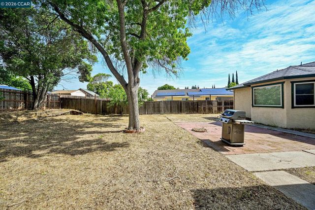 1181 Jensen Dr, Pittsburg, CA 94565