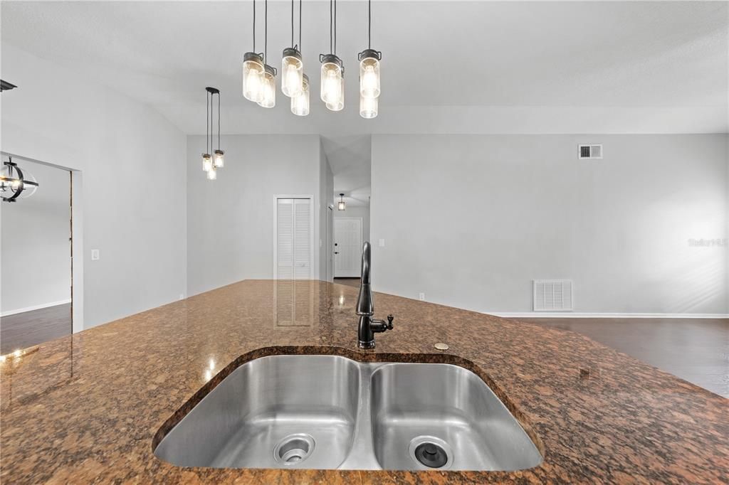 Image 10 of property listing at 3509 MOLONA DRIVE, Orlando, FL 32837