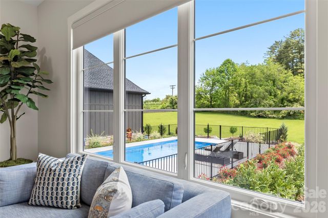 23 Benton Farms Lane, Horse Shoe, NC 28742