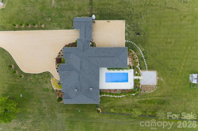 23 Benton Farms Lane, Horse Shoe, NC 28742