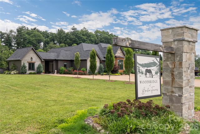 23 Benton Farms Lane, Horse Shoe, NC 28742