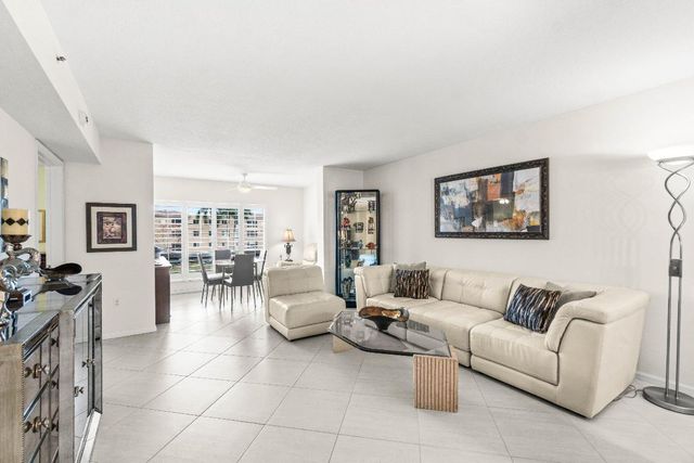 12540 Majesty Circle 303, Boynton Beach, FL 33437