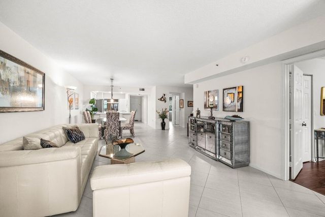 12540 Majesty Circle 303, Boynton Beach, FL 33437