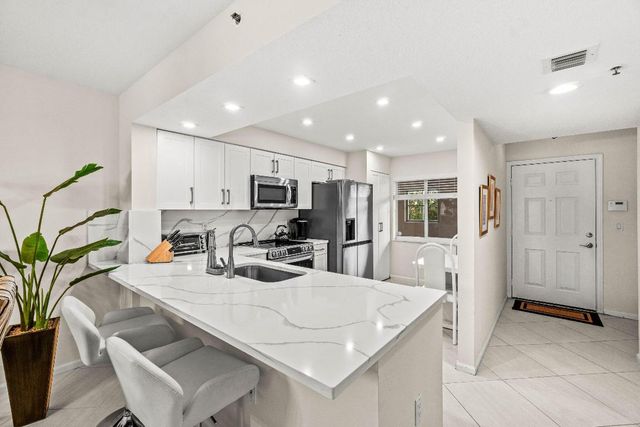 12540 Majesty Circle 303, Boynton Beach, FL 33437