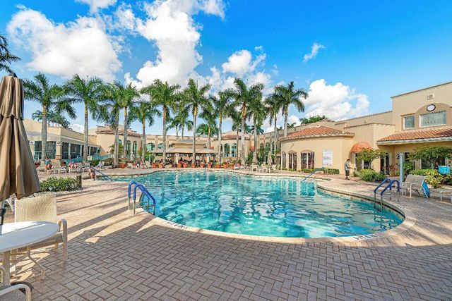 12540 Majesty Circle 303, Boynton Beach, FL 33437