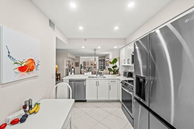 12540 Majesty Circle 303, Boynton Beach, FL 33437