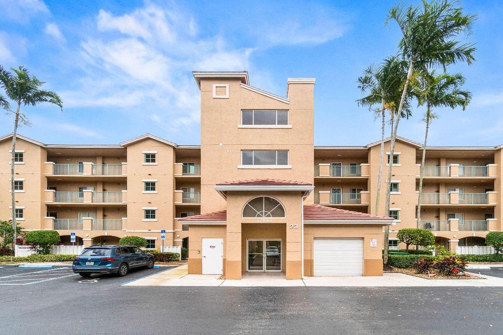 12540 Majesty Circle 303, Boynton Beach, FL 33437