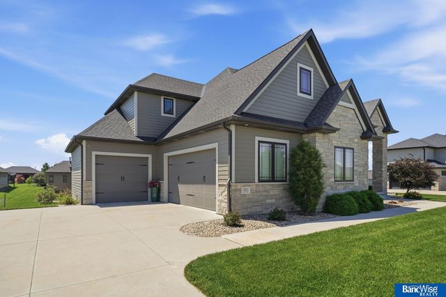 7821 S 97th Bay, Lincoln, NE 68526