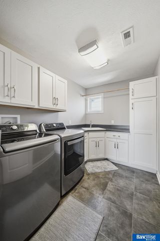 7821 S 97th Bay, Lincoln, NE 68526