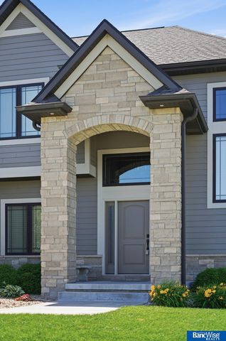 7821 S 97th Bay, Lincoln, NE 68526